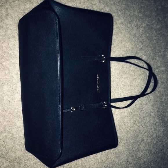 Michael kors classic large black purse - Picture 3 of 7